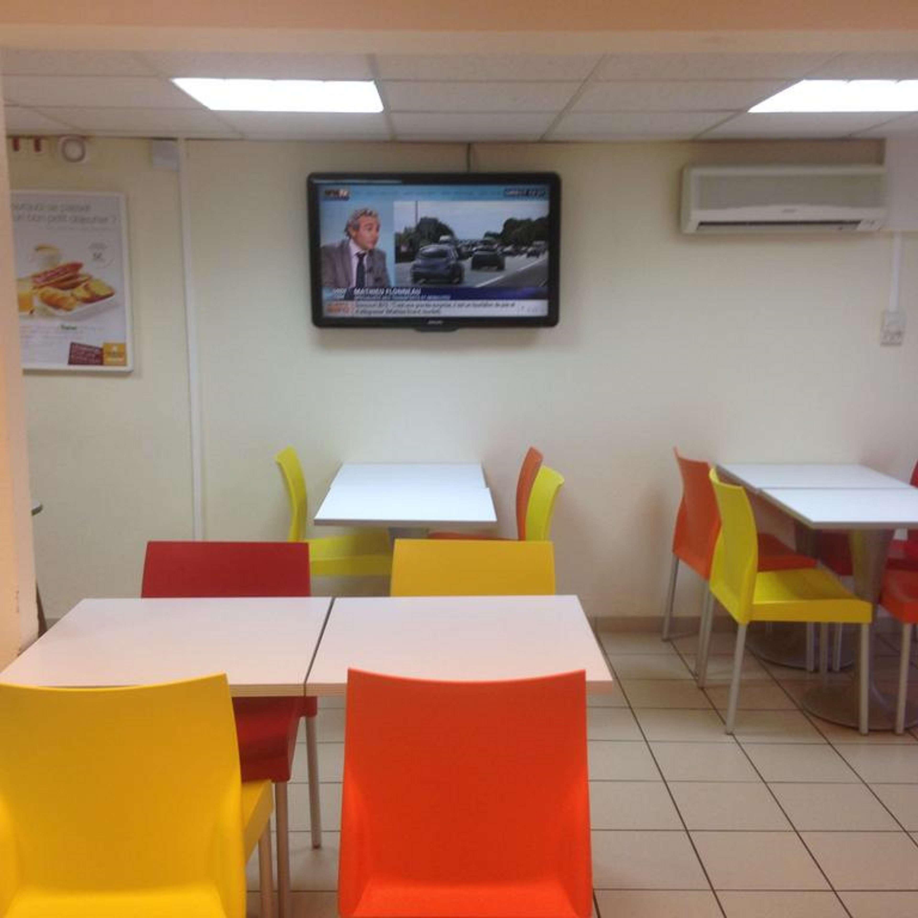 Kyriad Niort - La Crèche Kültér fotó